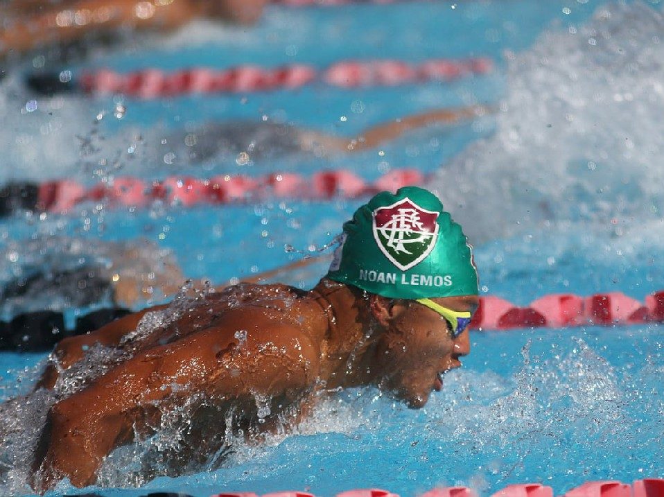 Noan Lemos é campeão no Estadual Carioca de Natação