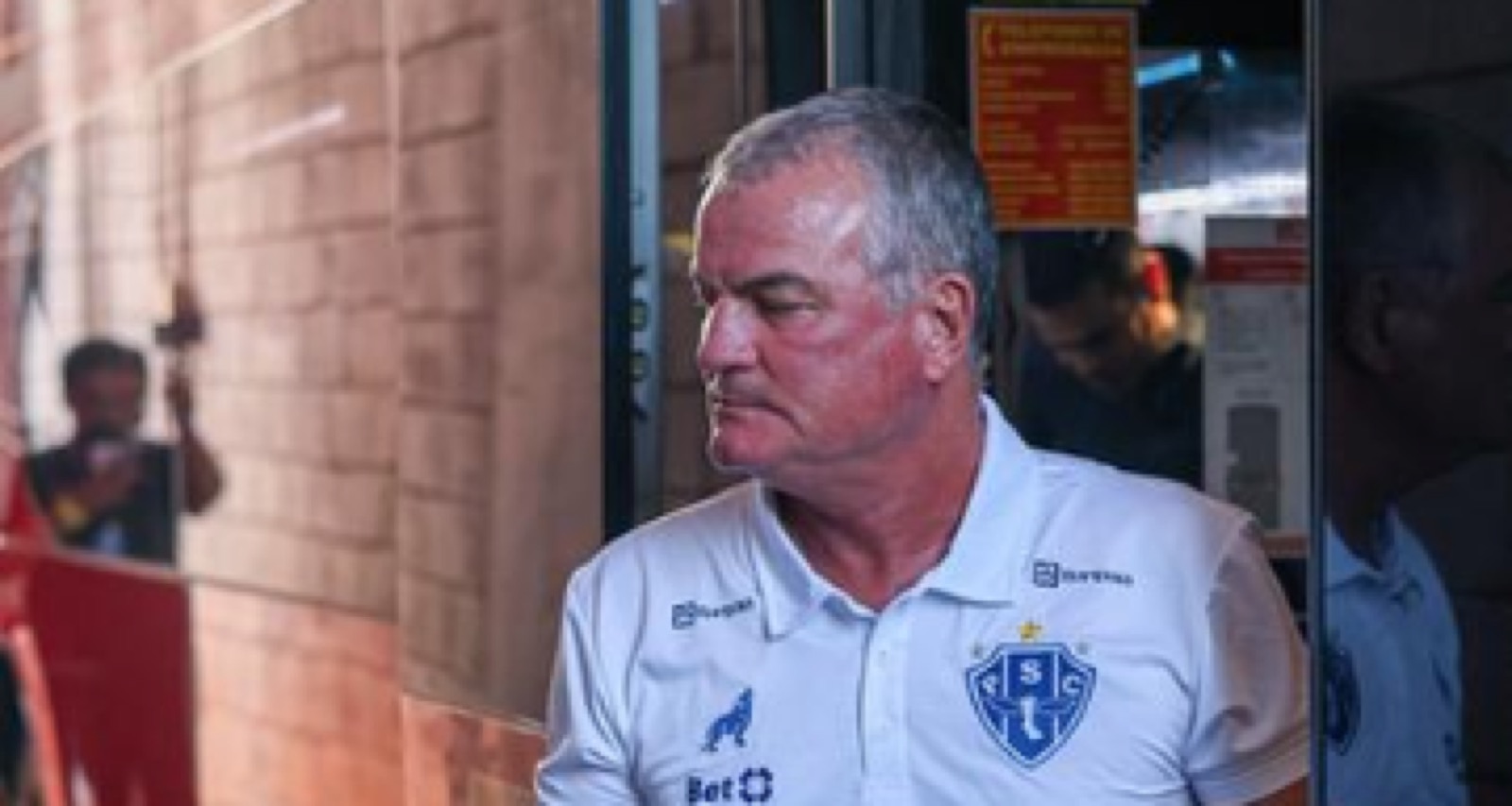 A barca está saindo! Paysandu demite Mazola Júnior e toda comissão técnica