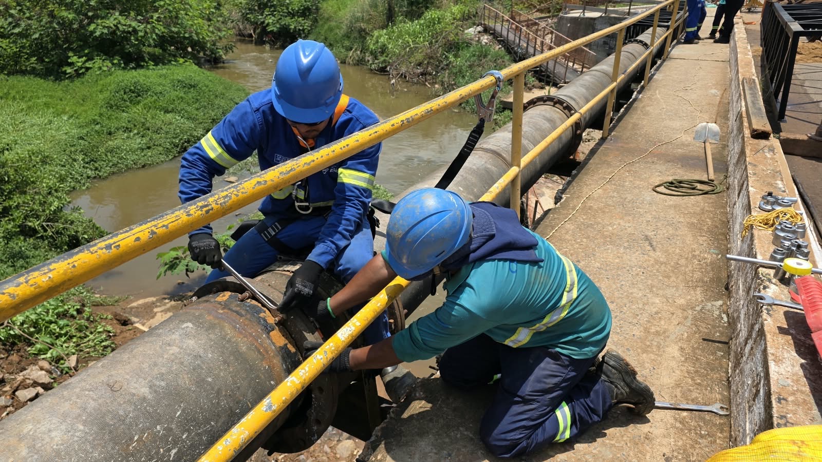 Torneiras secas de novo: Vazamento em adutora afeta abastecimento de água em oito bairros de Parauapebas nesta quinta
