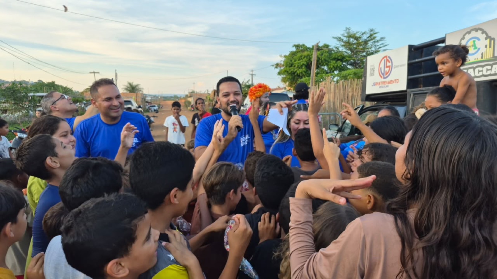 Daniel Nunes leva Dia das Crianças ao Marisa Letícia